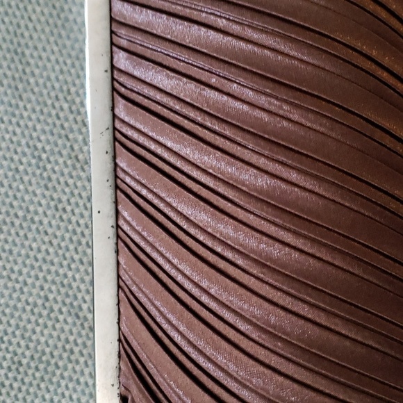 BROWN PLEATED SATIN CLUTCH - Picture 4 of 6